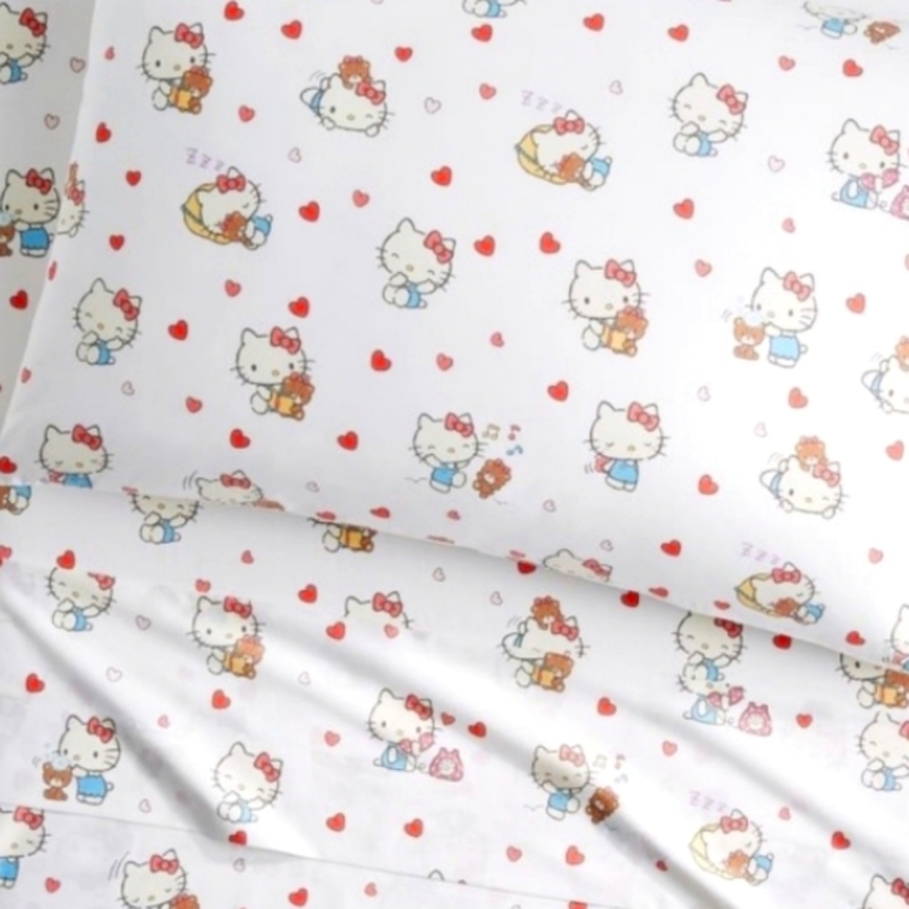 ISO Pottery Barn Kids Hello Kitty Organic Queen 4pc Sheet Set, Hearts, Tiny Chum